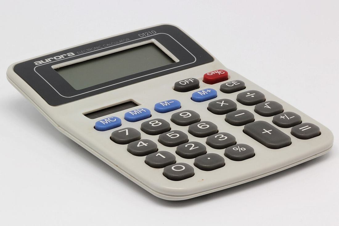Calculadora sobre papeles