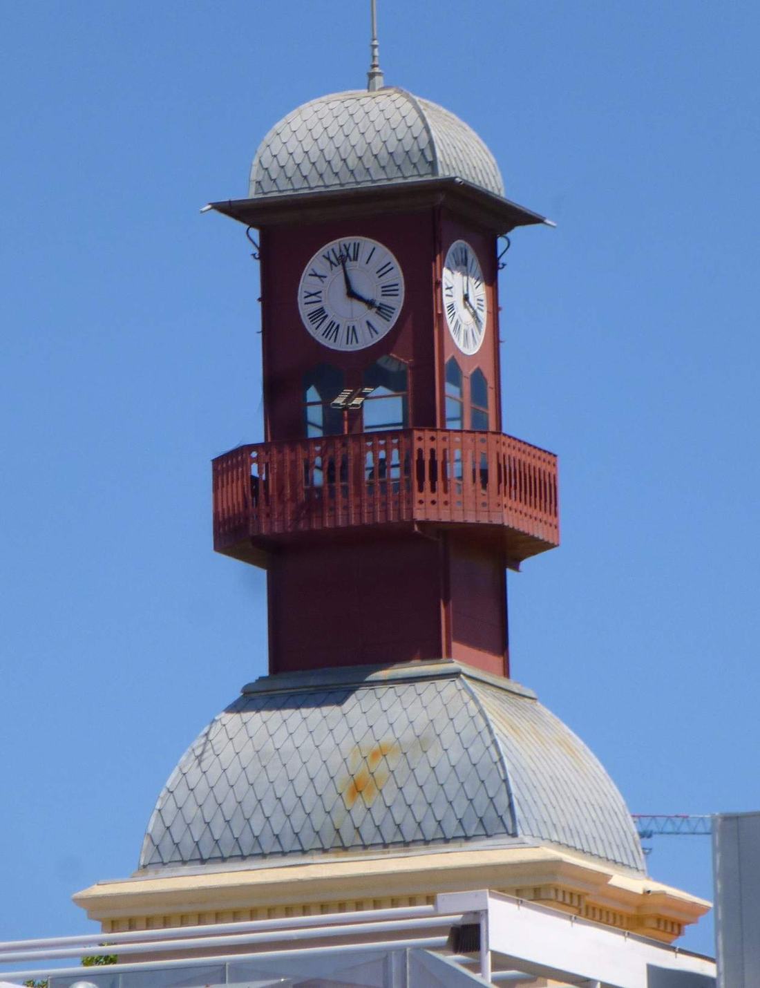 Torre de una oficina de atención ciudadana en Barcelona
